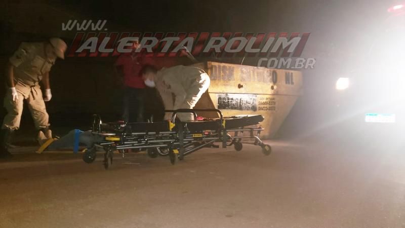 Motociclista fica ferido após se chocar contra caçamba de entulho em Rolim de Moura Motociclista fica ferido após se chocar contra caçamba de entulho em Rolim de Moura