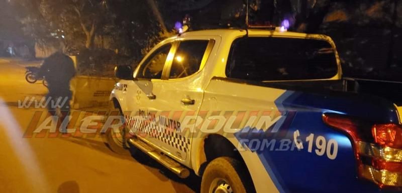 Motociclista fica ferido após se chocar contra caçamba de entulho em Rolim de Moura Motociclista fica ferido após se chocar contra caçamba de entulho em Rolim de Moura