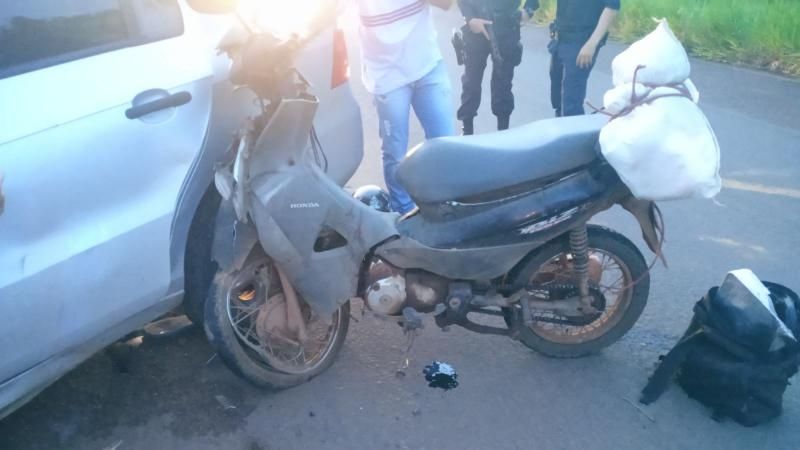 Motociclista morre após colidir contra carro na BR-429 em São Francisco do Guaporé Motociclista morre após colidir contra carro na BR-429 em São Francisco do Guaporé