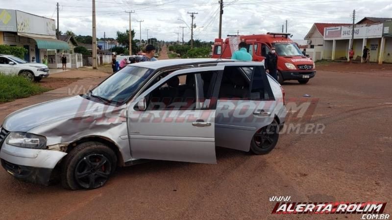 Grave acidente de trânsito foi registrado durante a tarde de domingo no Bairro São Cristóvão em Rolim de Moura Grave acidente de trânsito foi registrado durante a tarde de domingo no Bairro São Cristóvão em Rolim de Moura