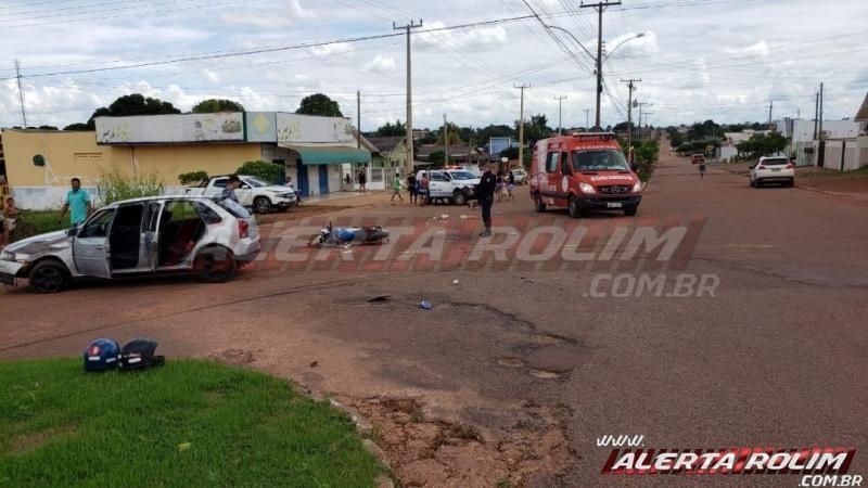 Grave acidente de trânsito foi registrado durante a tarde de domingo no Bairro São Cristóvão em Rolim de Moura Grave acidente de trânsito foi registrado durante a tarde de domingo no Bairro São Cristóvão em Rolim de Moura