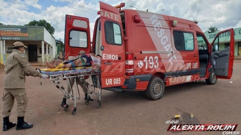 Grave acidente de trânsito foi registrado durante a tarde de domingo no Bairro São Cristóvão em Rolim de Moura Grave acidente de trânsito foi registrado durante a tarde de domingo no Bairro São Cristóvão em Rolim de Moura