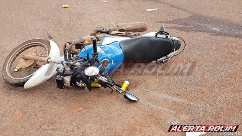 Grave acidente de trânsito foi registrado durante a tarde de domingo no Bairro São Cristóvão em Rolim de Moura Grave acidente de trânsito foi registrado durante a tarde de domingo no Bairro São Cristóvão em Rolim de Moura