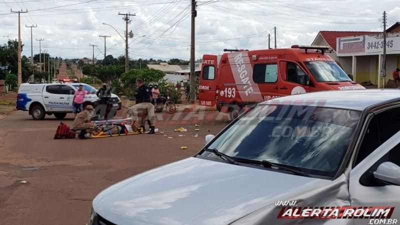 Grave acidente de trânsito foi registrado durante a tarde de domingo no Bairro São Cristóvão em Rolim de Moura Grave acidente de trânsito foi registrado durante a tarde de domingo no Bairro São Cristóvão em Rolim de Moura