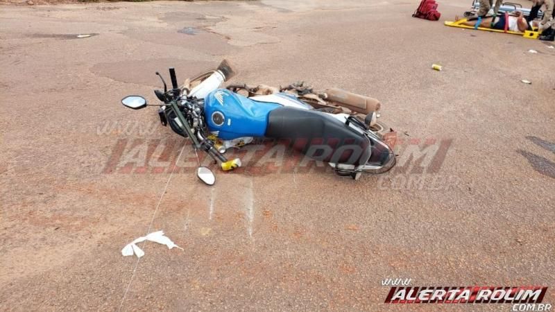 Grave acidente de trânsito foi registrado durante a tarde de domingo no Bairro São Cristóvão em Rolim de Moura Grave acidente de trânsito foi registrado durante a tarde de domingo no Bairro São Cristóvão em Rolim de Moura