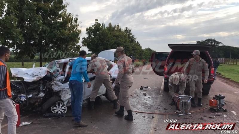 URGENTE - Motorista da SEMUSA de Rolim de Moura morre após grave colisão na RO-010 URGENTE - Motorista da SEMUSA de Rolim de Moura morre após grave colisão na RO-010