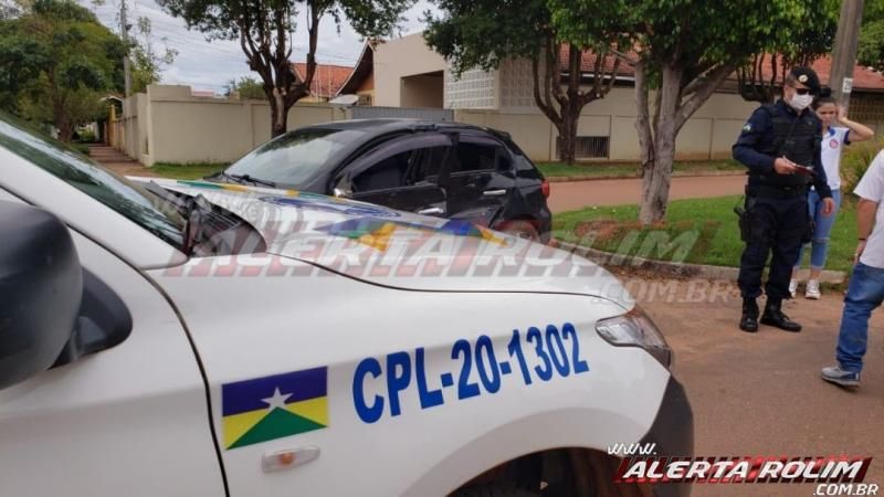 Violenta colisão entre dois veículos é registrada no Bairro Planalto em Rolim de Moura Violenta colisão entre dois veículos é registrada no Bairro Planalto em Rolim de Moura