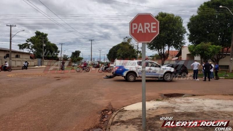 Violenta colisão entre dois veículos é registrada no Bairro Planalto em Rolim de Moura Violenta colisão entre dois veículos é registrada no Bairro Planalto em Rolim de Moura