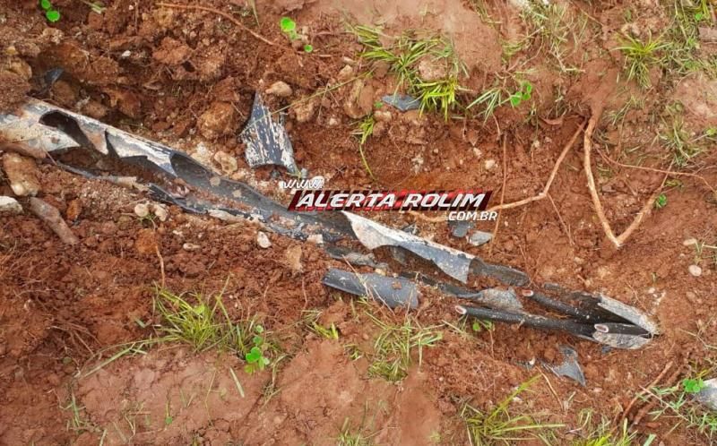 Bandidos causam interrupção no fornecimento de água em Rolim de Moura, após furtarem cerca de 150 metros de cabos de energia Bandidos causam interrupção no fornecimento de água em Rolim de Moura, após furtarem cerca de 150 metros de cabos de energia