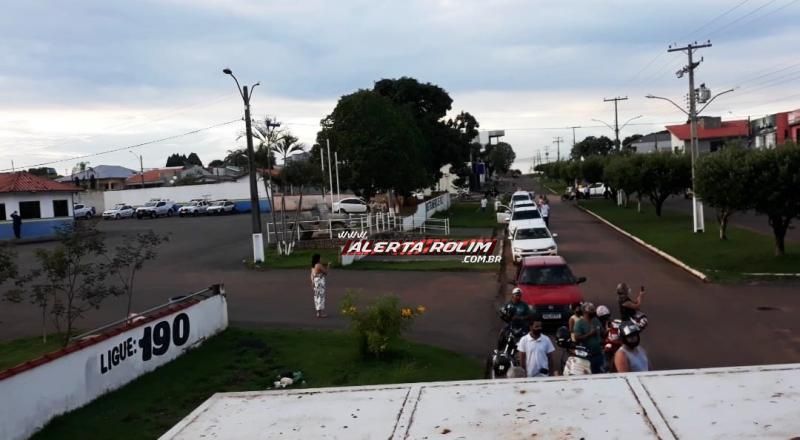 Carreata é realizada em Rolim de Moura durante movimento em apoio ao Presidente Jair Bolsonaro Carreata é realizada em Rolim de Moura durante movimento em apoio ao Presidente Jair Bolsonaro