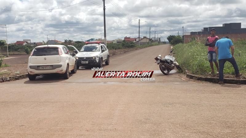 Colisão entre carro e moto é registrada no Jequitibá em Rolim de Moura Colisão entre carro e moto é registrada no Jequitibá em Rolim de Moura