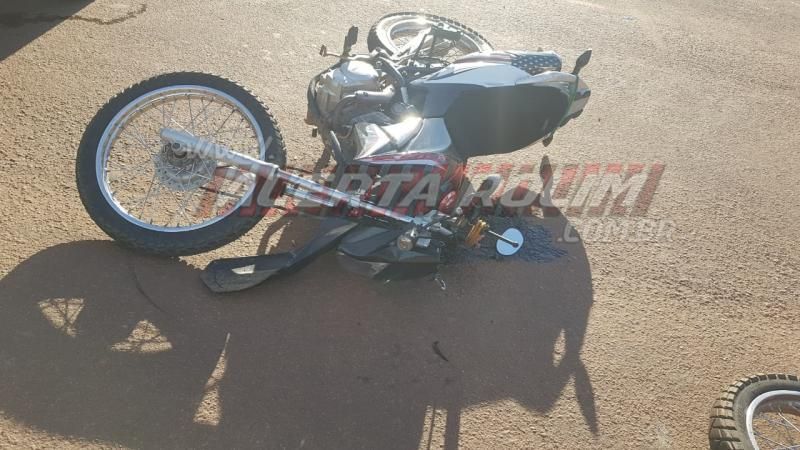 Colisão entre duas motos foi registrada na tarde desta terça-feira em Rolim de Moura Colisão entre duas motos foi registrada na tarde desta terça-feira em Rolim de Moura