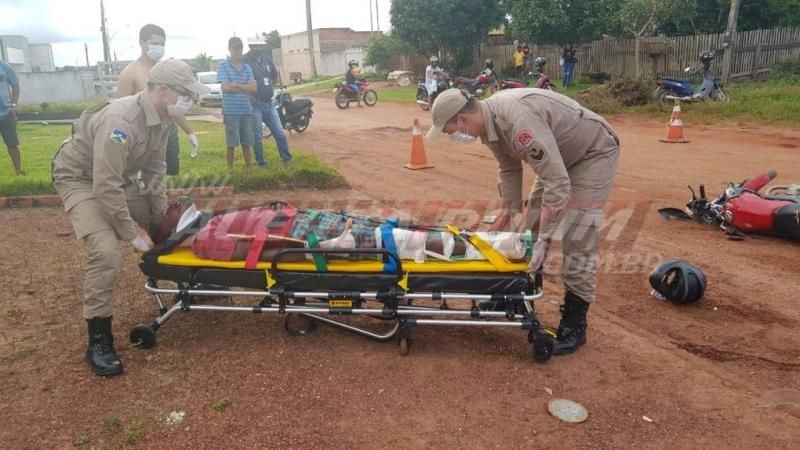 Condutor perde dois dedos do pé após colisão entre duas motos no Bairro Jardim Tropical em Rolim de Moura Condutor perde dois dedos do pé após colisão entre duas motos no Bairro Jardim Tropical em Rolim de Moura