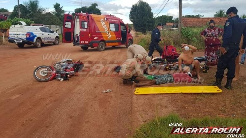 Condutor perde dois dedos do pé após colisão entre duas motos no Bairro Jardim Tropical em Rolim de Moura Condutor perde dois dedos do pé após colisão entre duas motos no Bairro Jardim Tropical em Rolim de Moura