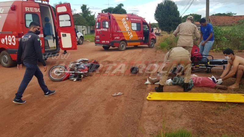 Condutor perde dois dedos do pé após colisão entre duas motos no Bairro Jardim Tropical em Rolim de Moura Condutor perde dois dedos do pé após colisão entre duas motos no Bairro Jardim Tropical em Rolim de Moura