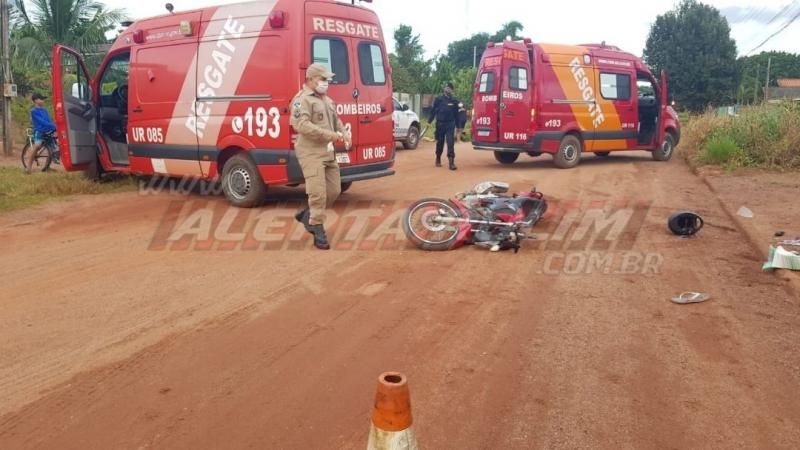 Condutor perde dois dedos do pé após colisão entre duas motos no Bairro Jardim Tropical em Rolim de Moura Condutor perde dois dedos do pé após colisão entre duas motos no Bairro Jardim Tropical em Rolim de Moura