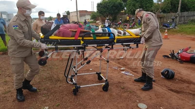 Condutor perde dois dedos do pé após colisão entre duas motos no Bairro Jardim Tropical em Rolim de Moura Condutor perde dois dedos do pé após colisão entre duas motos no Bairro Jardim Tropical em Rolim de Moura