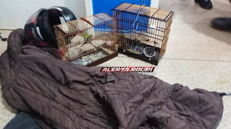 Dois homens acabaram presos pela PM em Rolim de Moura, duas motos furtadas foram recuperadas e outros vários produtos de origem duvidosa foram apreendidos Dois homens acabaram presos pela PM em Rolim de Moura, duas motos furtadas foram recuperadas e outros vários produtos de origem duvidosa foram apreendidos