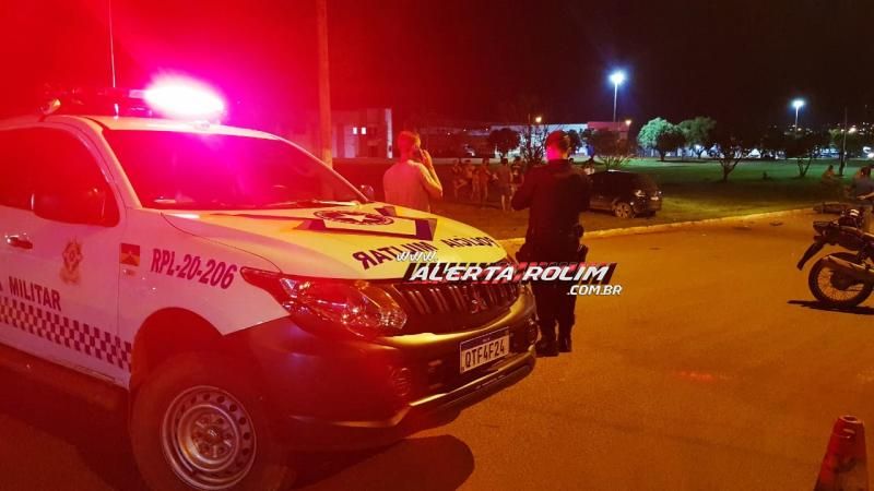 ATUALIZADA - Passageiro de mototáxi fica gravemente ferido após moto ser atingida por carro nesta noite de sexta-feira em Rolim de Moura 