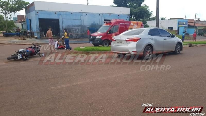 Motociclista é socorrido pelos bombeiros ao atingir carro no Boa Esperança em Rolim de Moura Motociclista é socorrido pelos bombeiros ao atingir carro no Boa Esperança em Rolim de Moura