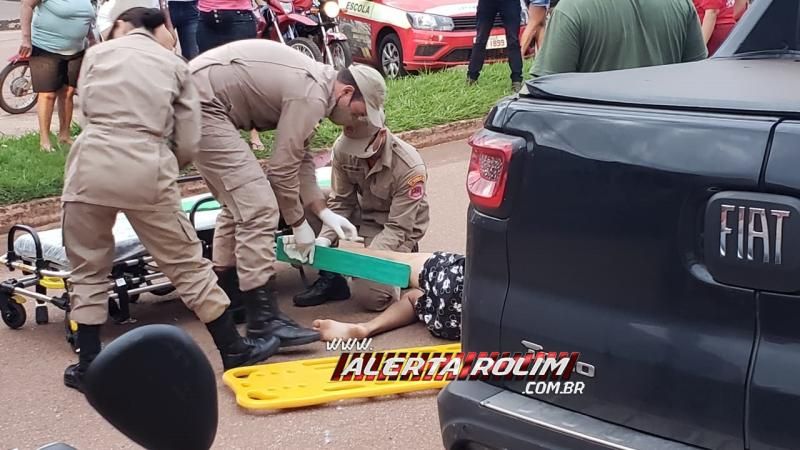 Atualizada - Motociclista menor de idade fratura perna após colidir na traseira de outra moto no Centro de Rolim de Moura Atualizada - Motociclista menor de idade fratura perna após colidir na traseira de outra moto no Centro de Rolim de Moura