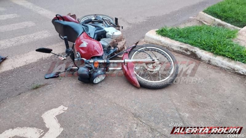 Atualizada - Motociclista menor de idade fratura perna após colidir na traseira de outra moto no Centro de Rolim de Moura Atualizada - Motociclista menor de idade fratura perna após colidir na traseira de outra moto no Centro de Rolim de Moura