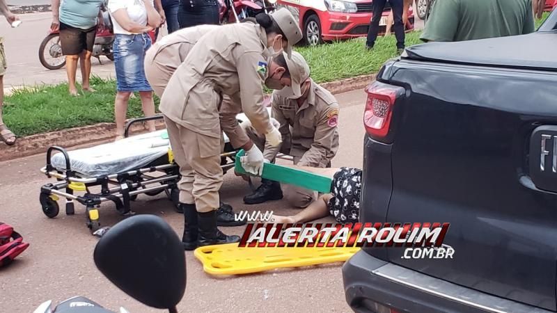 Atualizada - Motociclista menor de idade fratura perna após colidir na traseira de outra moto no Centro de Rolim de Moura Atualizada - Motociclista menor de idade fratura perna após colidir na traseira de outra moto no Centro de Rolim de Moura