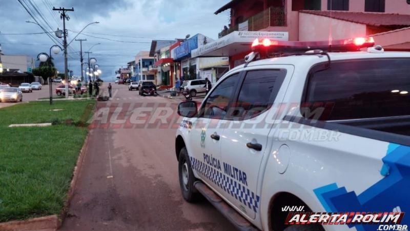 Atualizada - Motociclista menor de idade fratura perna após colidir na traseira de outra moto no Centro de Rolim de Moura Atualizada - Motociclista menor de idade fratura perna após colidir na traseira de outra moto no Centro de Rolim de Moura