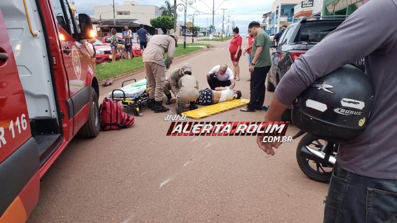 Atualizada - Motociclista menor de idade fratura perna após colidir na traseira de outra moto no Centro de Rolim de Moura Atualizada - Motociclista menor de idade fratura perna após colidir na traseira de outra moto no Centro de Rolim de Moura