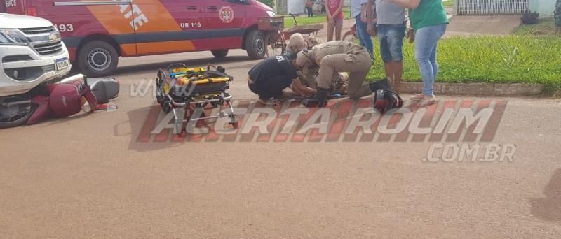 Mulher fica gravemente ferida ao ser atingida por caminhonete no Centro de Rolim de Moura Mulher fica gravemente ferida ao ser atingida por caminhonete no Centro de Rolim de Moura