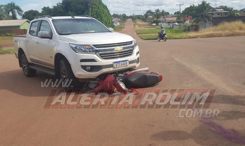 Mulher fica gravemente ferida ao ser atingida por caminhonete no Centro de Rolim de Moura Mulher fica gravemente ferida ao ser atingida por caminhonete no Centro de Rolim de Moura