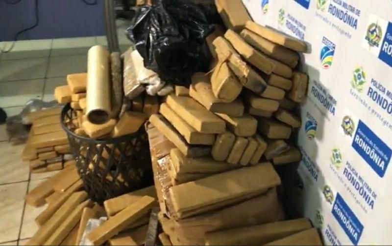 Quase meia tonelada de droga é apreendida pela Polícia Militar do 9º Batalhão em Porto Velho Quase meia tonelada de droga é apreendida pela Polícia Militar do 9º Batalhão em Porto Velho