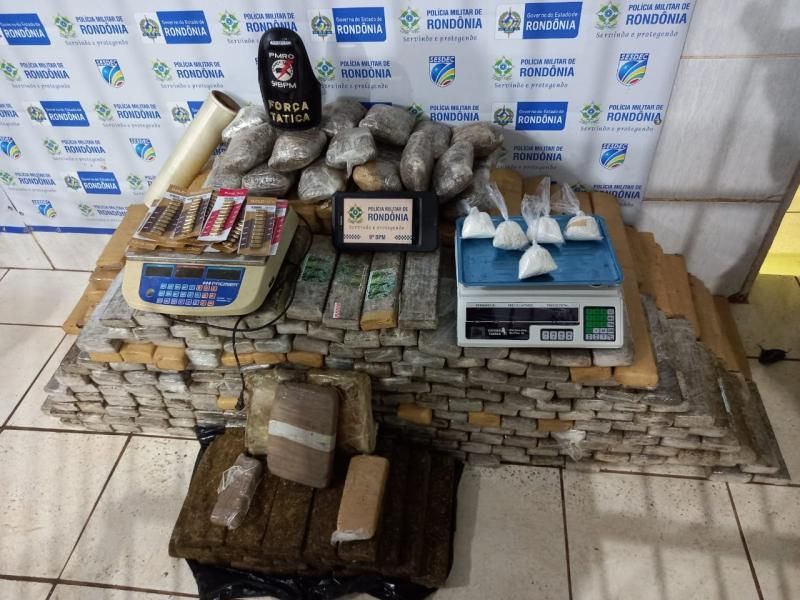 Quase meia tonelada de droga é apreendida pela Polícia Militar do 9º Batalhão em Porto Velho Quase meia tonelada de droga é apreendida pela Polícia Militar do 9º Batalhão em Porto Velho