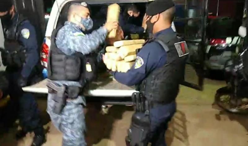 Quase meia tonelada de droga é apreendida pela Polícia Militar do 9º Batalhão em Porto Velho Quase meia tonelada de droga é apreendida pela Polícia Militar do 9º Batalhão em Porto Velho