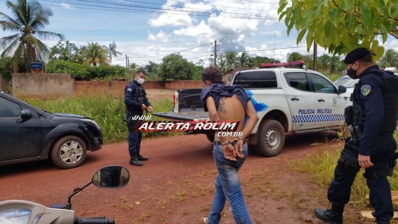 URGENTE – Durante ação rápida da PM, veículo roubado é recuperado e um suspeito foi preso URGENTE – Durante ação rápida da PM, veículo roubado é recuperado e um suspeito foi preso