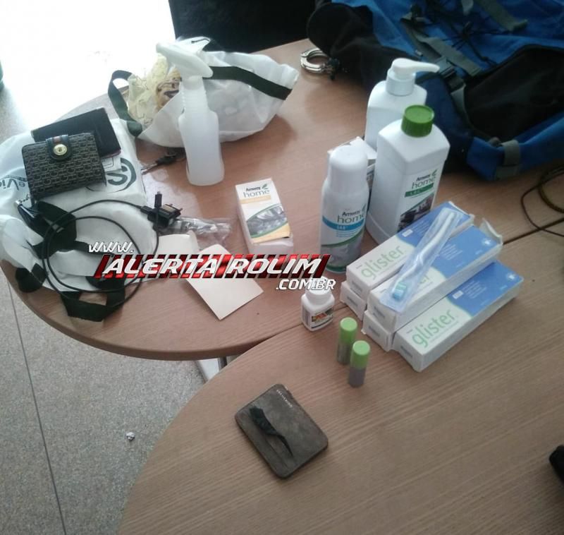 URGENTE – Durante ação rápida da PM, veículo roubado é recuperado e um suspeito foi preso URGENTE – Durante ação rápida da PM, veículo roubado é recuperado e um suspeito foi preso