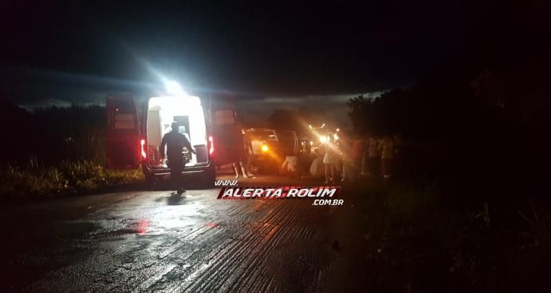 URGENTE - Motociclista perde a vida e mulher é socorrida em estado grave após colisão com caminhonete, na RO-010 em Rolim de Moura URGENTE - Motociclista perde a vida e mulher é socorrida em estado grave após colisão com caminhonete, na RO-010 em Rolim de Moura