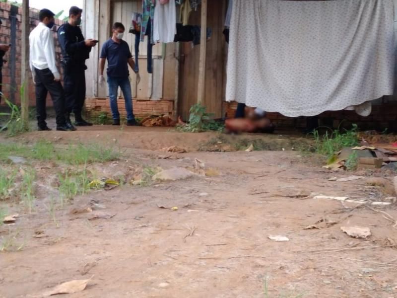 Venezuelano é morto a facadas durante briga entre usuários de drogas, em Ji-Paraná Venezuelano é morto a facadas durante briga entre usuários de drogas, em Ji-Paraná