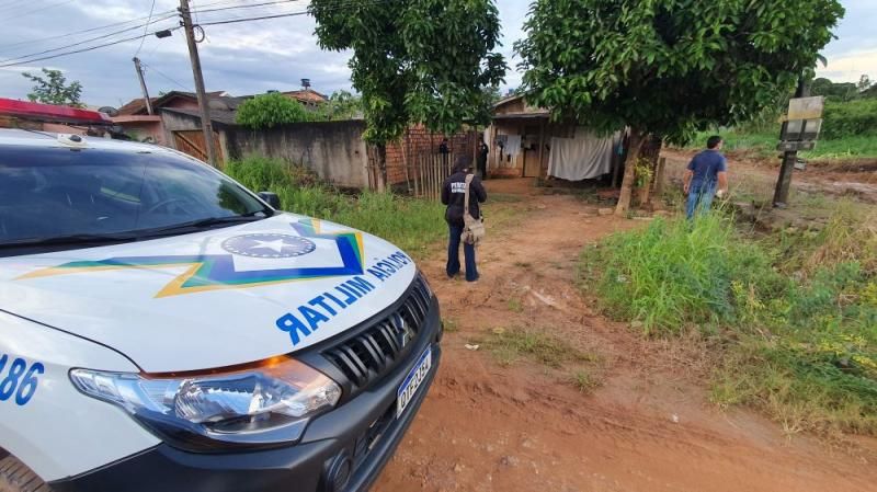 Venezuelano é morto a facadas durante briga entre usuários de drogas, em Ji-Paraná Venezuelano é morto a facadas durante briga entre usuários de drogas, em Ji-Paraná
