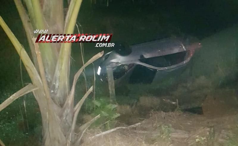 Equipes da PM e BM localizam motorista, que após capotar carro na RO-010, saiu em busca de ajuda e se perdeu próximo a Novo Horizonte do Oeste Equipes da PM e BM localizam motorista, que após capotar carro na RO-010, saiu em busca de ajuda e se perdeu próximo a Novo Horizonte do Oeste