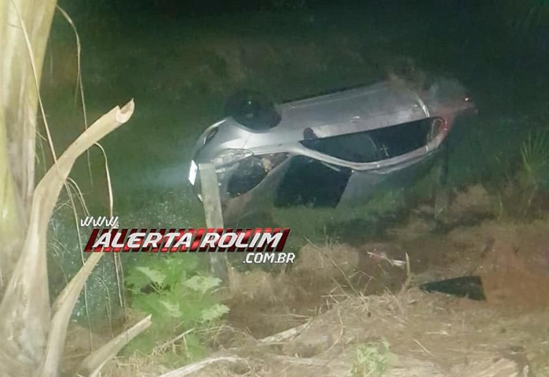 Equipes da PM e BM localizam motorista, que após capotar carro na RO-010, saiu em busca de ajuda e se perdeu próximo a Novo Horizonte do Oeste Equipes da PM e BM localizam motorista, que após capotar carro na RO-010, saiu em busca de ajuda e se perdeu próximo a Novo Horizonte do Oeste