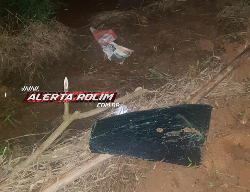 Equipes da PM e BM localizam motorista, que após capotar carro na RO-010, saiu em busca de ajuda e se perdeu próximo a Novo Horizonte do Oeste Equipes da PM e BM localizam motorista, que após capotar carro na RO-010, saiu em busca de ajuda e se perdeu próximo a Novo Horizonte do Oeste