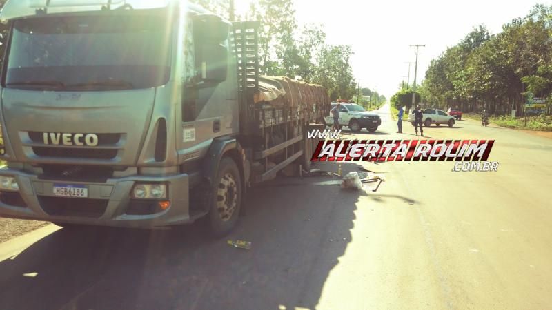 Colisão entre dois caminhões é registrada nesta sexta-feira em Rolim de Moura Colisão entre dois caminhões é registrada nesta sexta-feira em Rolim de Moura