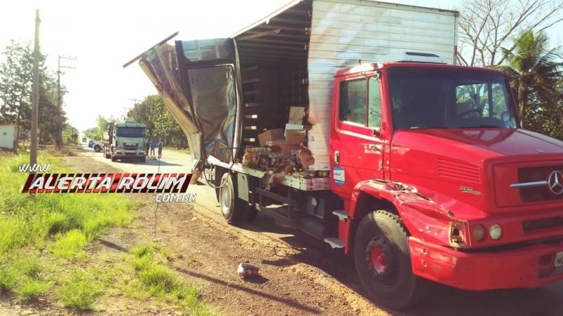 Colisão entre dois caminhões é registrada nesta sexta-feira em Rolim de Moura Colisão entre dois caminhões é registrada nesta sexta-feira em Rolim de Moura