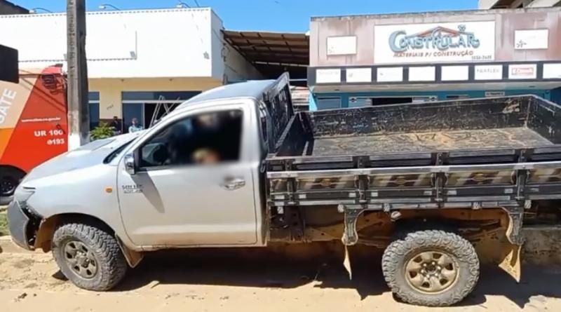 Dois homens são executadas a tiros dentro de caminhonete em Buritis Dois homens são executadas a tiros dentro de caminhonete em Buritis