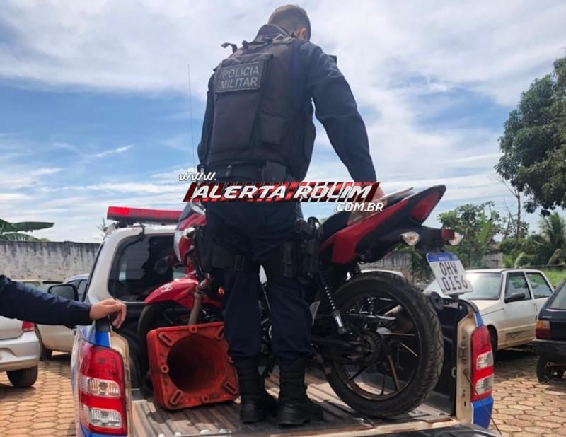 Duas motos roubadas são recuperadas pela Polícia Militar em Rolim de Moura Duas motos roubadas são recuperadas pela Polícia Militar em Rolim de Moura