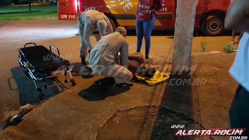 Entregador é socorrido pelos Bombeiros após se envolver em acidente de trânsito em Rolim de Moura Entregador é socorrido pelos Bombeiros após se envolver em acidente de trânsito em Rolim de Moura