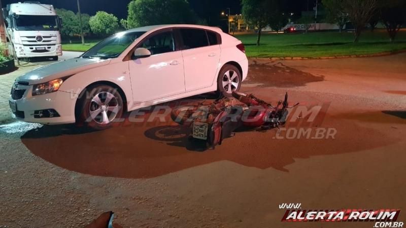 Entregador é socorrido pelos Bombeiros após se envolver em acidente de trânsito em Rolim de Moura Entregador é socorrido pelos Bombeiros após se envolver em acidente de trânsito em Rolim de Moura