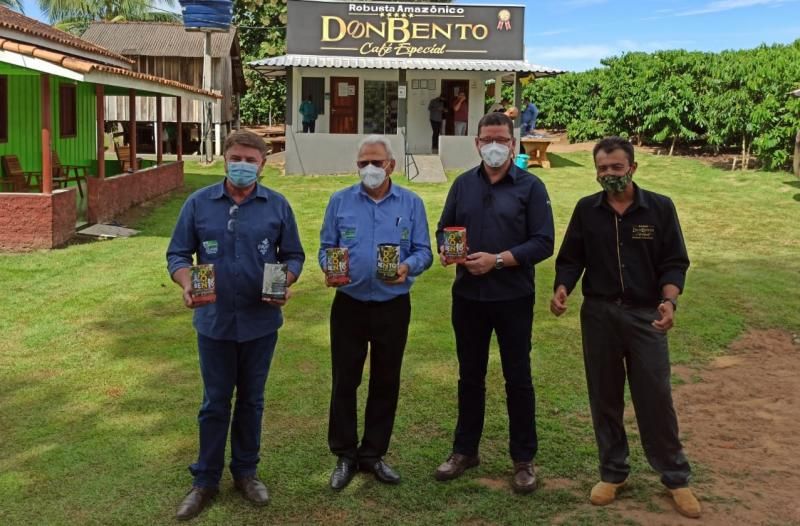 Governo do Estado de Rondônia incentiva a agricultura cafeeira Governo do Estado de Rondônia incentiva a agricultura cafeeira