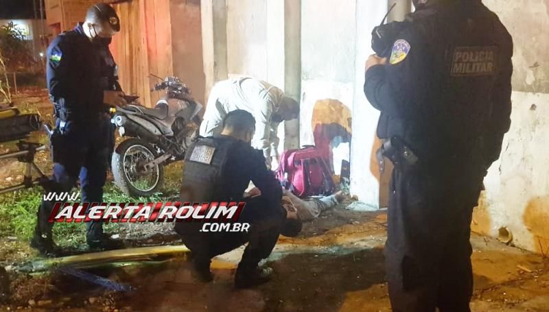 Homem foi socorrido pelos bombeiros após ser alvejado por tiro em Rolim de Moura Homem foi socorrido pelos bombeiros após ser alvejado por tiro em Rolim de Moura